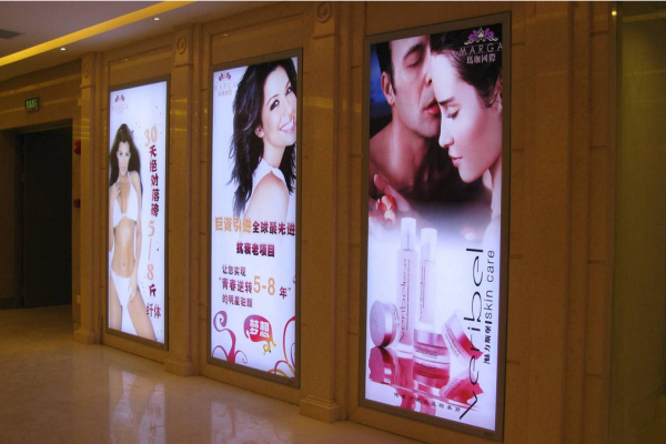 決定超薄廣告燈箱價格的因素有哪些？