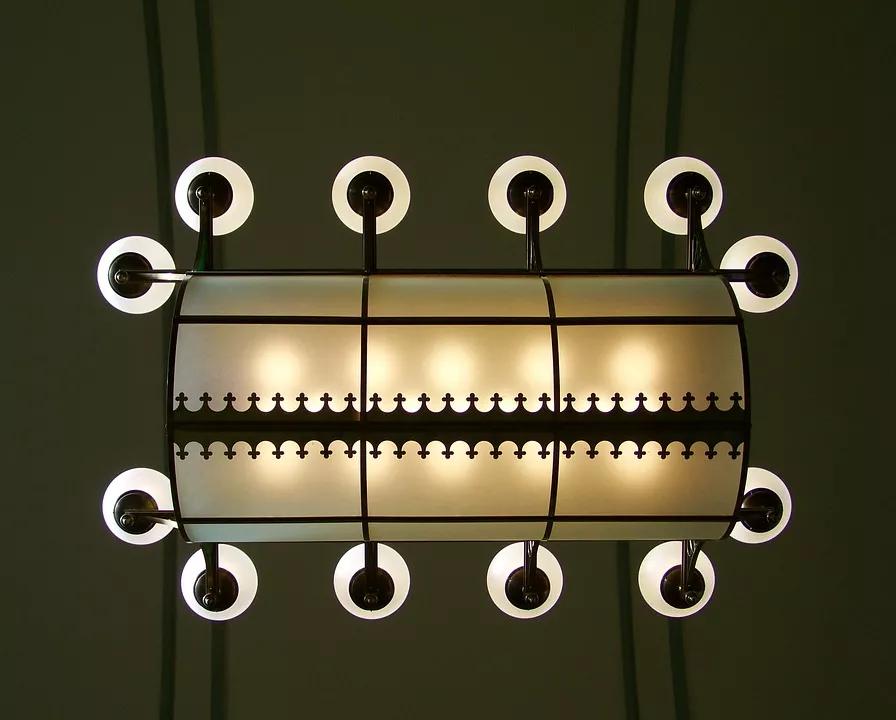 真沒想到,這么漂亮的燈是用亞克力做的